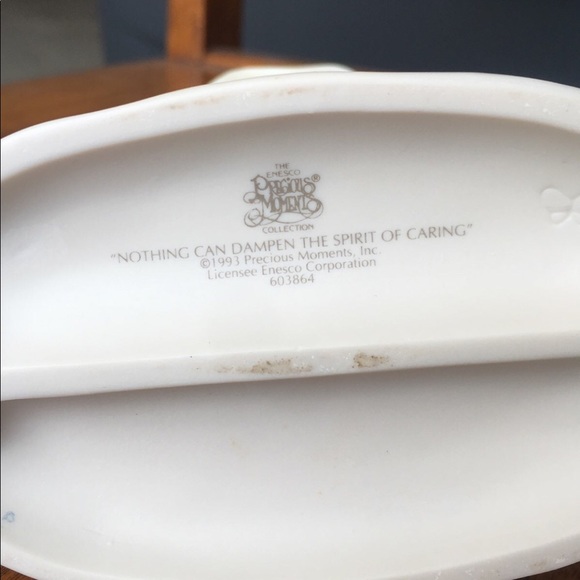 precious moments nothing can dampen the spirit of caring porcelain figurine - Picture 2 of 3